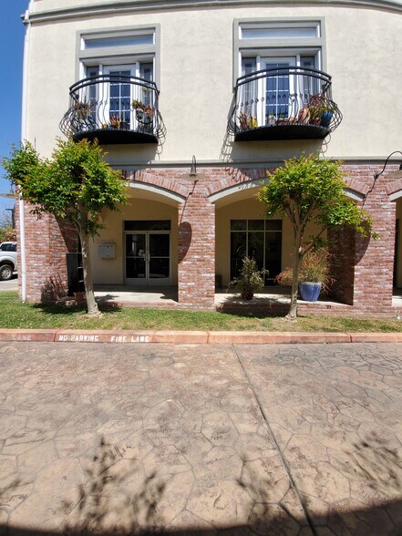 More Photos Of 5676 Elvas Ave, Sacramento Apartments For Lease