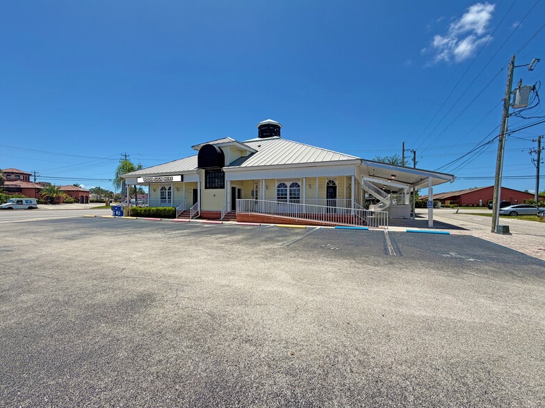 More Photos Of 725 Cape Coral Pky W, Cape Coral Loft Creative Space For Sale