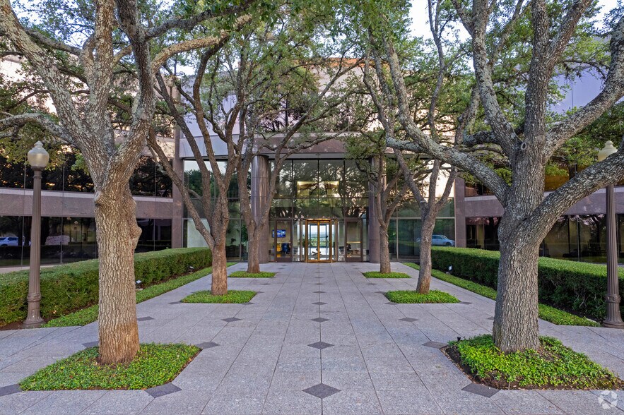 More Photos Of 6034 Courtyard Dr W, Austin Office For Lease