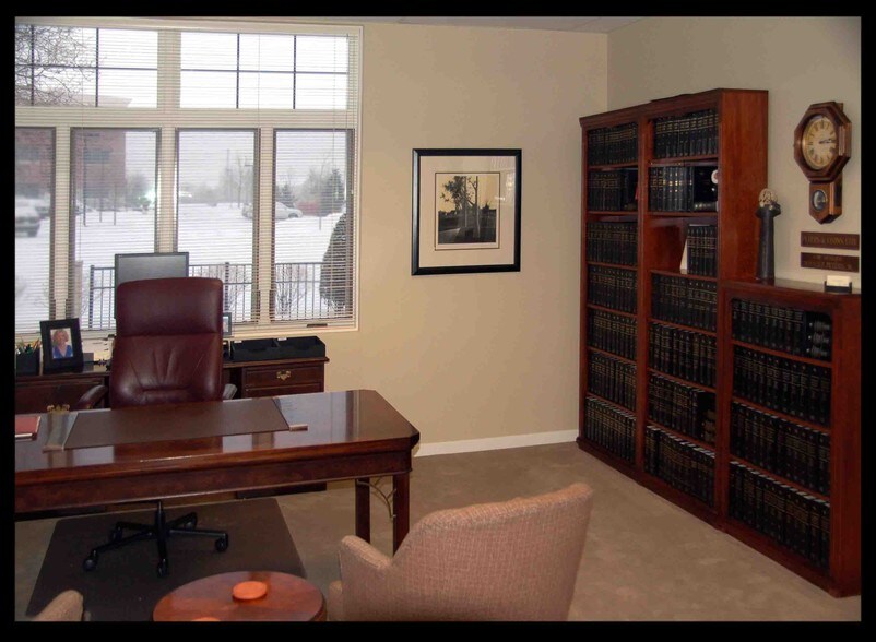 More Photos Of 7025-7035 Veterans Blvd, Burr Ridge Office For Sale