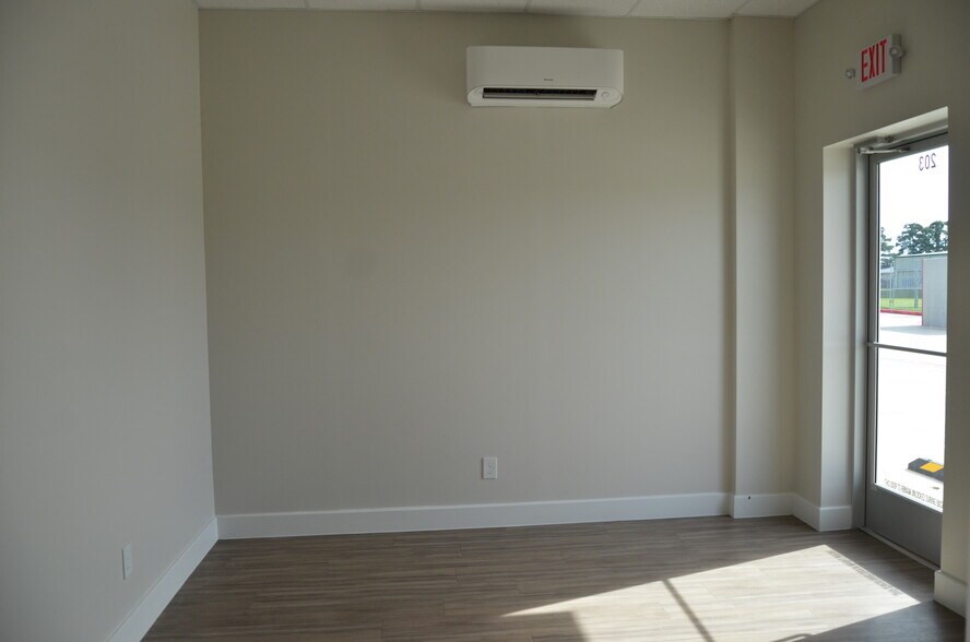 More Photos Of 21631 Rhodes Rd, Spring Unknown For Lease