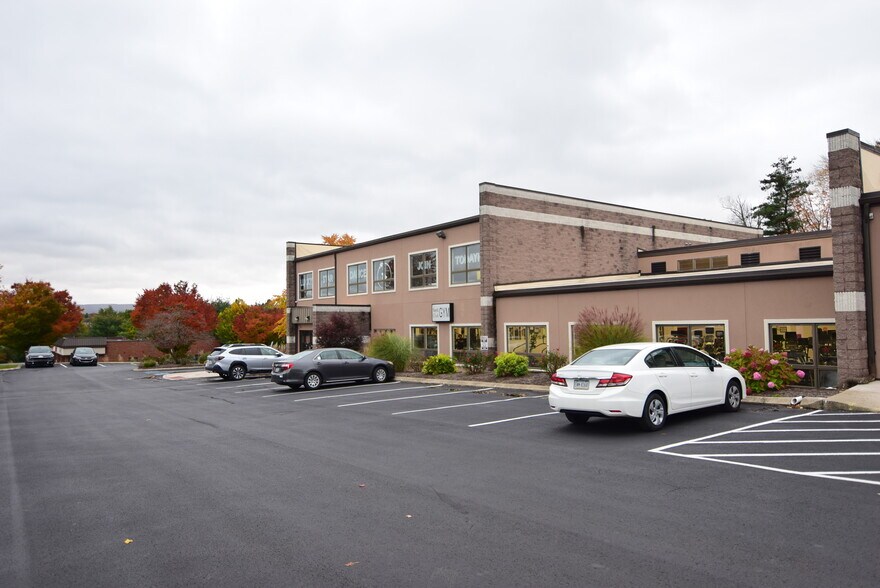 More Photos Of 1510-1520 Martin St, State College Sports And Entertainment For Lease