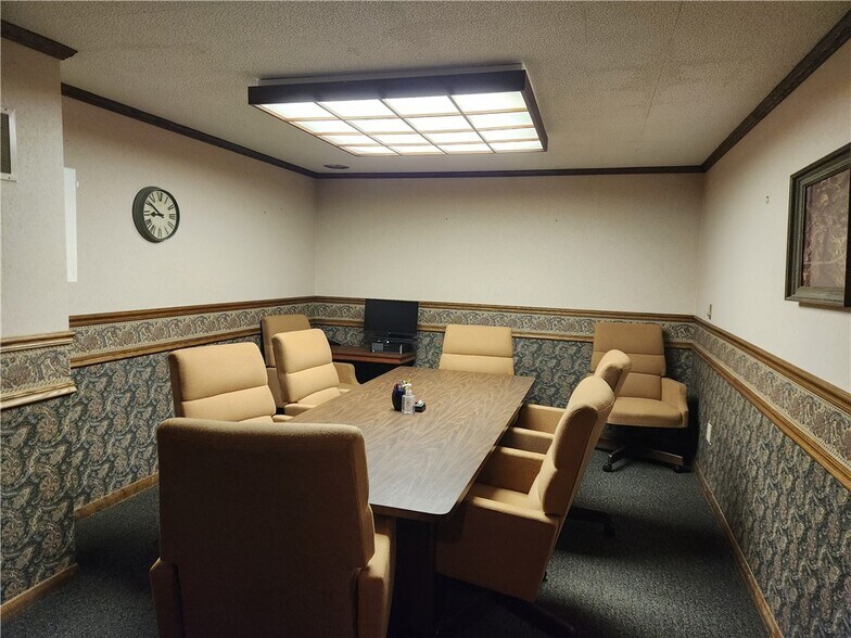 More Photos Of 104 Main St, Black River Falls Flex For Sale