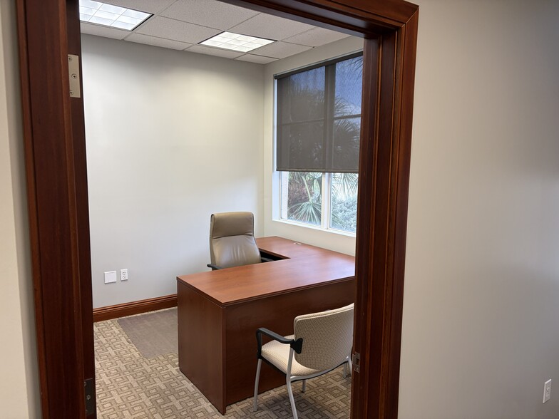 More Photos Of 1961 NW 150th Ave, Pembroke Pines Office For Lease
