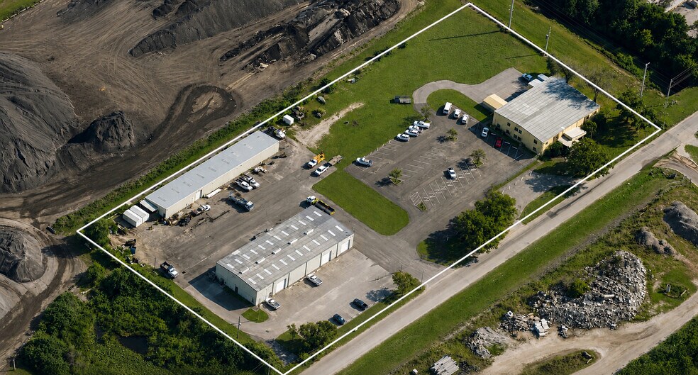 More Photos Of 12625 40th St N, Clearwater Warehouse For Lease