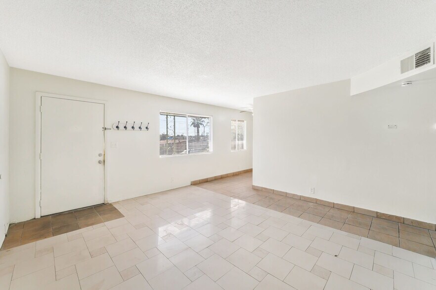 More Photos Of 5104 Pebble Beach Blvd, Las Vegas Apartments For Sale