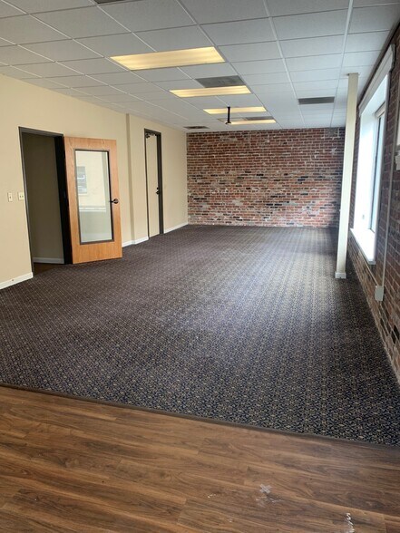 More Photos Of 125 Bridge Pl, Stockton Office For Lease