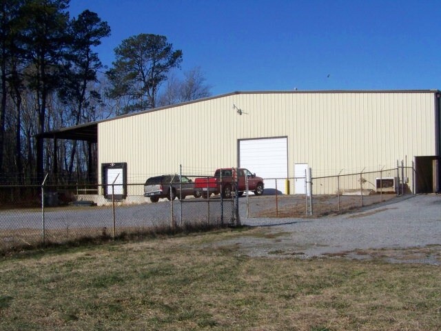 More Photos Of 15352 Merry Cat Ln, Belle Haven Warehouse For Sale