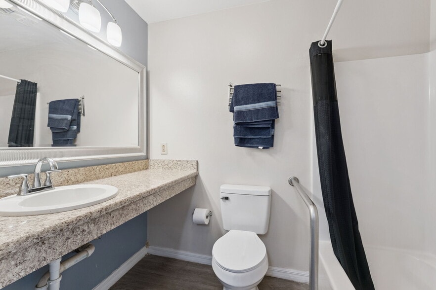 More Photos Of 3220 S Fiske Blvd, Rockledge Hotel For Sale