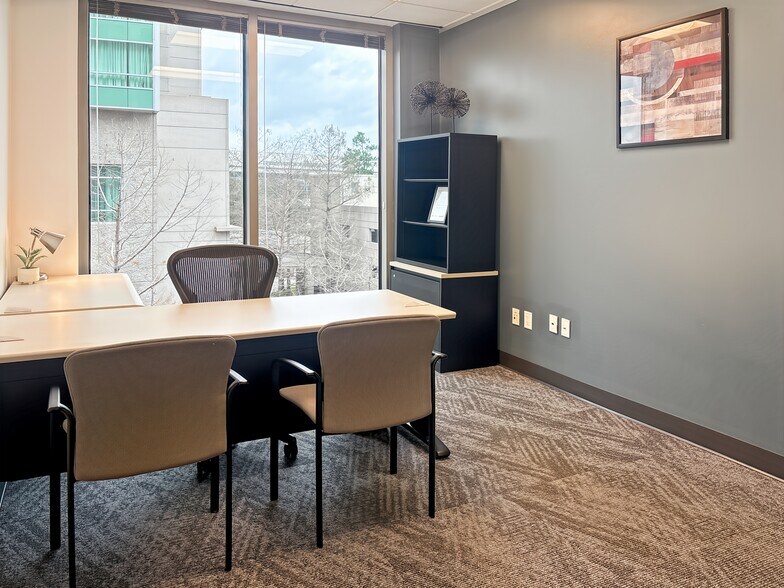 More Photos Of 21 Waterway Ave, The Woodlands Coworking Space