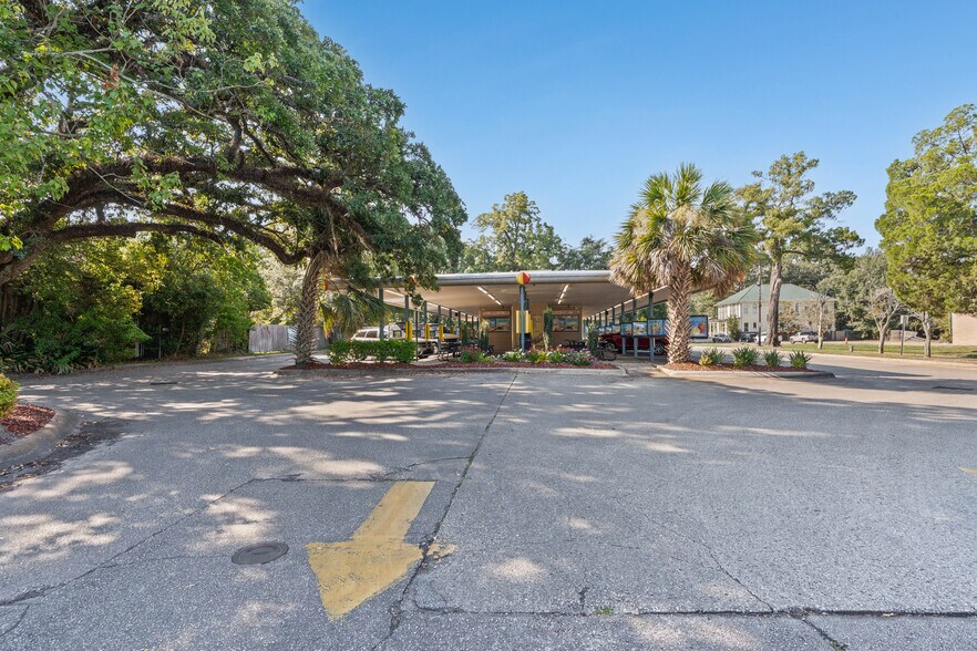 More Photos Of 1461 Spring Hill Ave, Mobile Fast Food For Sale