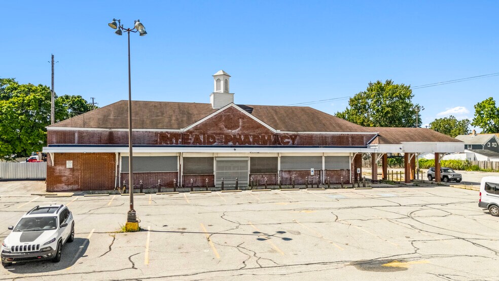 Primary Photo Of 2323 Broadview Rd, Cleveland Drugstore For Lease