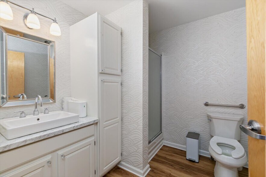 More Photos Of 3201 Lafayette Rd, Portsmouth Office For Sale