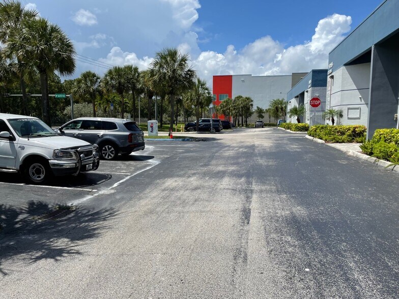 More Photos Of 16115 SW 117th Ave, Miami Showroom For Sale