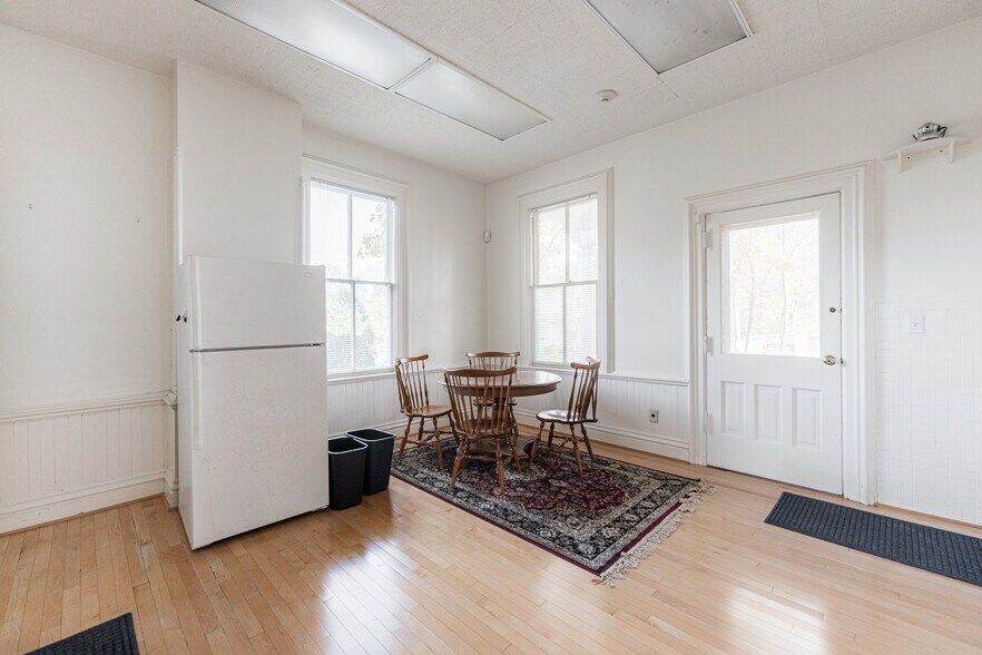 More Photos Of 223 E State St, Geneva Office For Sale