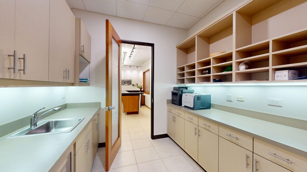 More Photos Of 3113 Olu St, Honolulu Office For Sale