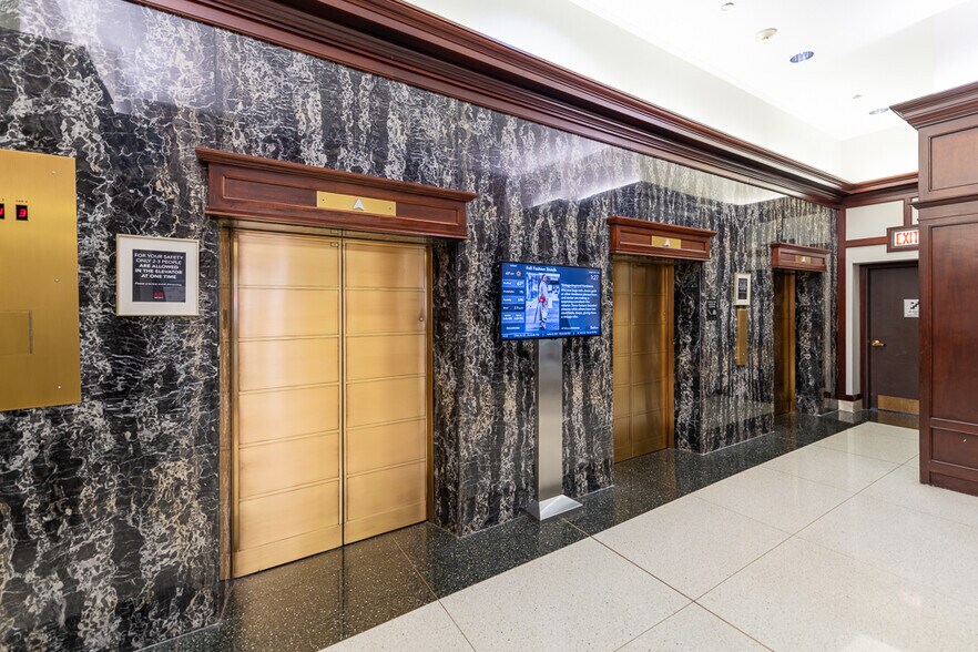 More Photos Of 180 N Wabash Ave, Chicago Office For Lease