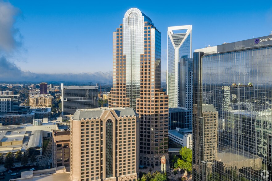 More Photos Of 301 S College St, Charlotte Office For Lease