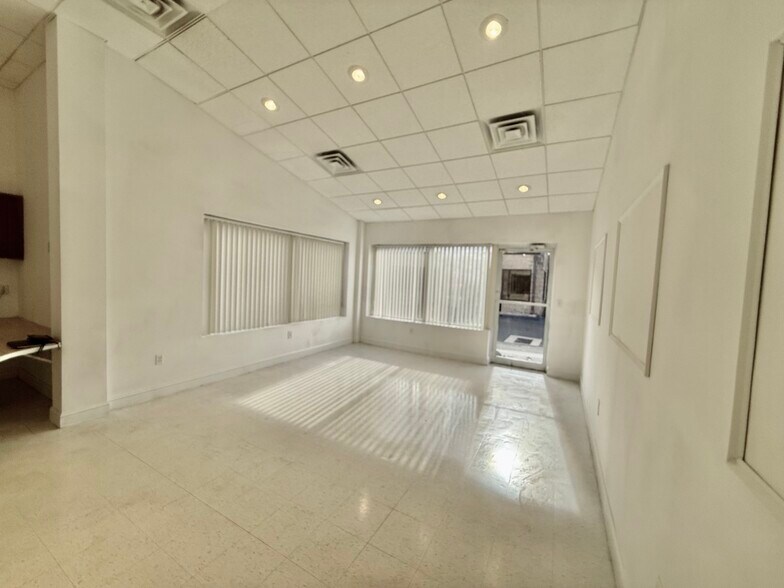 More Photos Of 222 Elm St, North Haven Warehouse For Lease