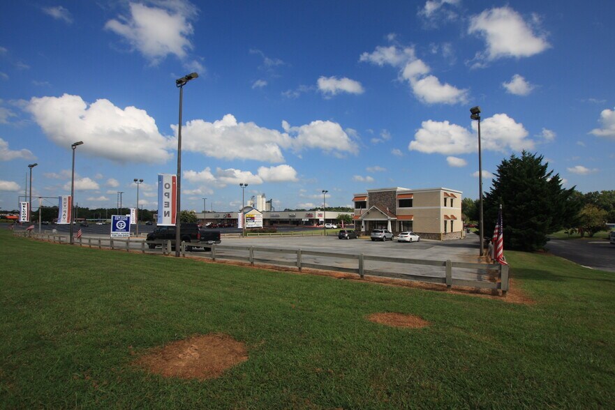 More Photos Of 150 Felton Dr, Rockmart Auto Dealership For Sale