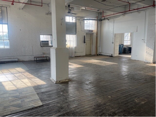 More Photos Of 3065 N Rockwell St, Chicago Industrial For Sale