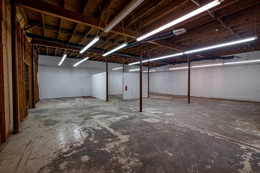 More Photos Of 3271-3273 Old Washington Rd, Waldorf Flex For Lease