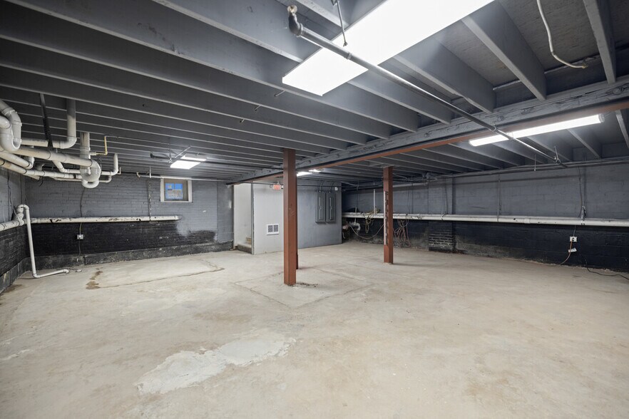 More Photos Of 1916 15th St SE, Washington Apartments For Sale
