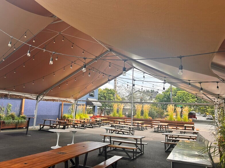 More Photos Of 4703 NE Fremont St, Portland Restaurant For Lease