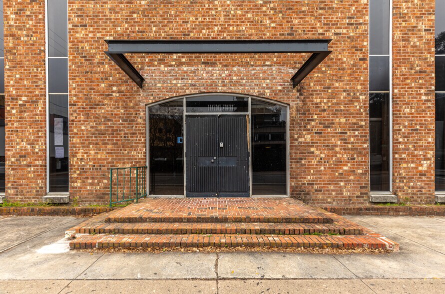 More Photos Of 104 E Oglethorpe Ave, Savannah Restaurant For Sale