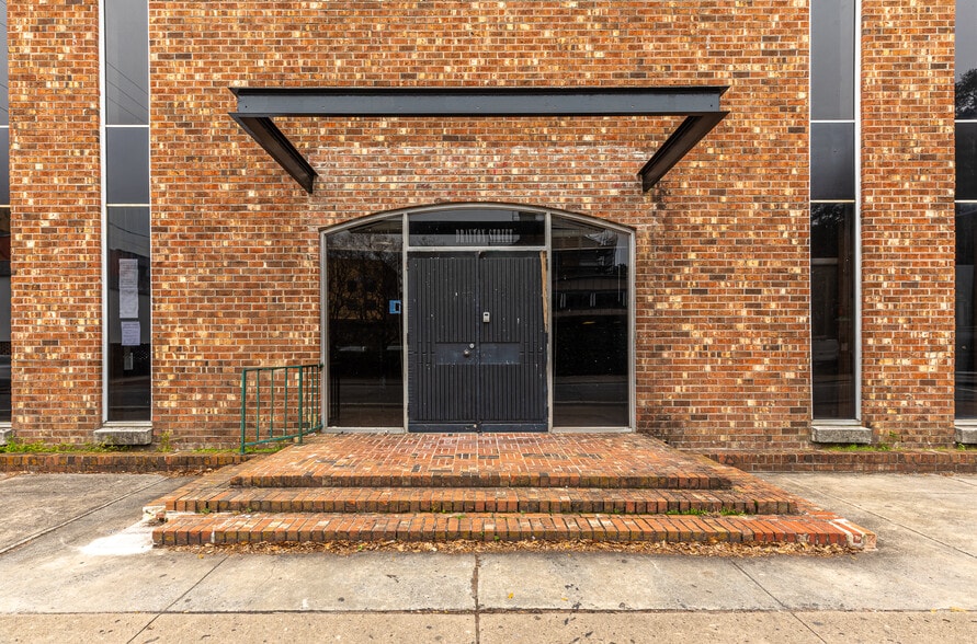 More Photos Of 144 Drayton St, Savannah Restaurant For Lease
