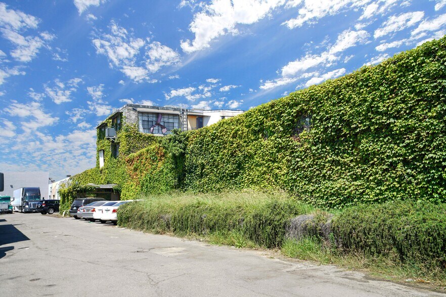 More Photos Of 6445 Bandini Blvd, Commerce Warehouse For Sale