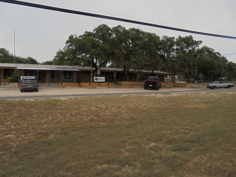 More Photos Of 10877 Park Road 37, Lakehills Storefront Retail Office For Lease