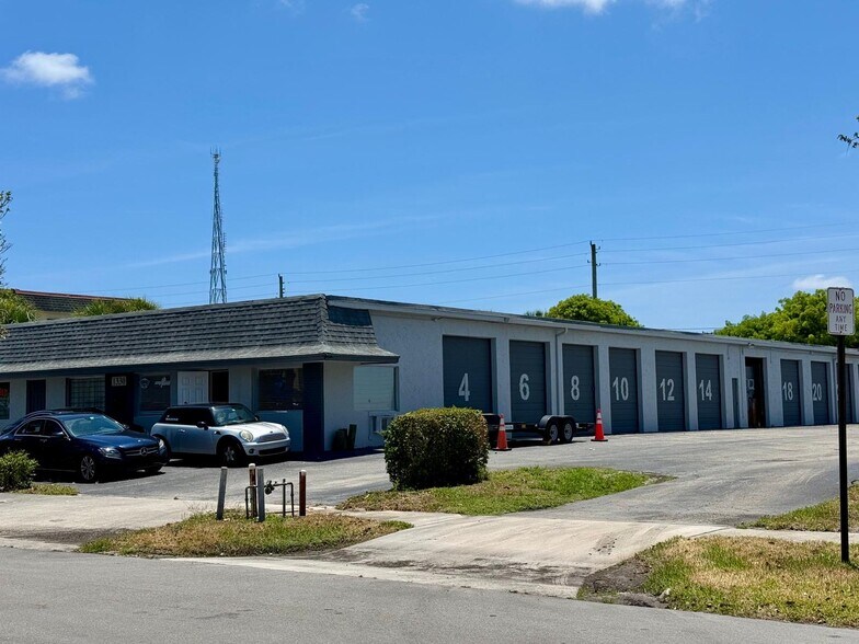 More Photos Of 1330 S Killian Dr, Lake Park Warehouse For Lease