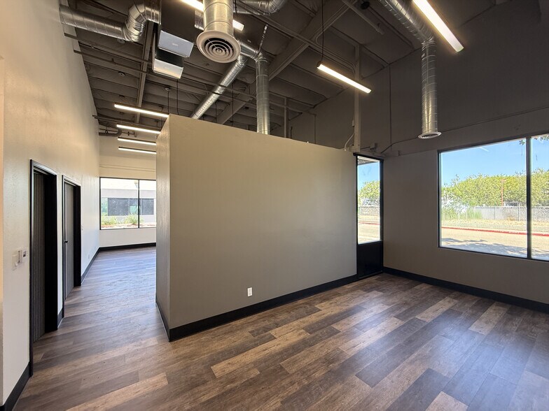 More Photos Of 2292 N Batavia St, Orange Warehouse For Sale