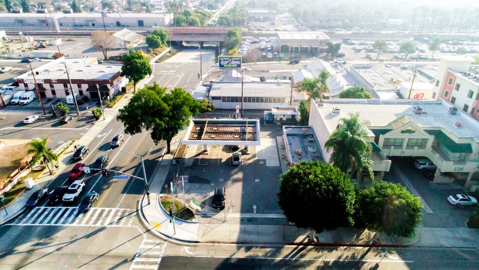 More Photos Of 242 E Commonwealth Ave, Fullerton Restaurant For Sale