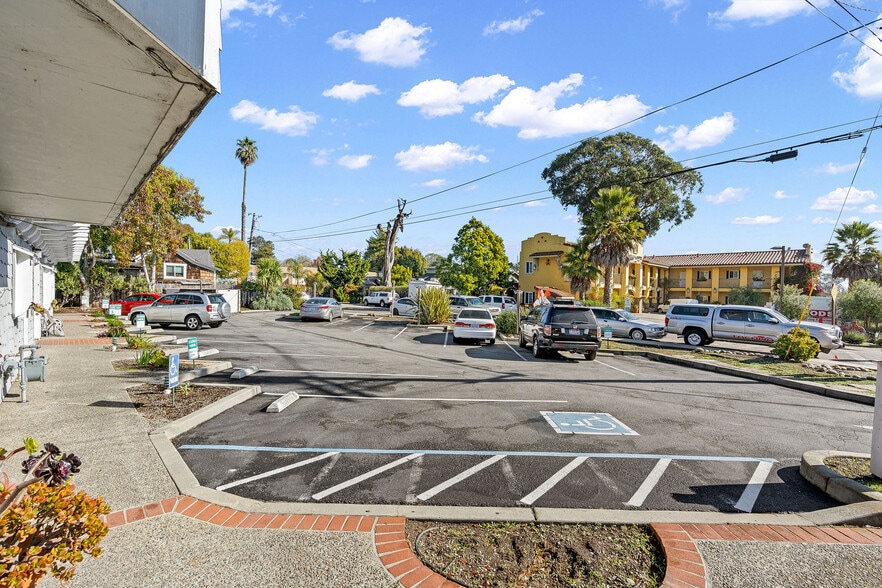 More Photos Of 21245 E Cliff Dr, Santa Cruz Storefront Retail Office For Lease