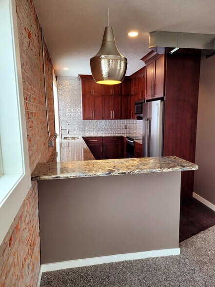 More Photos Of 713 4th Ave, Holdrege Office Residential For Lease