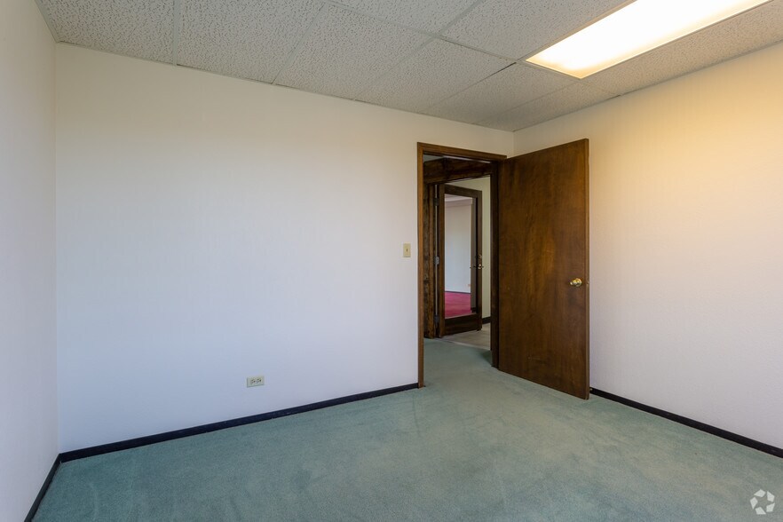 More Photos Of 33551 County Road 37, Kiowa Office For Lease