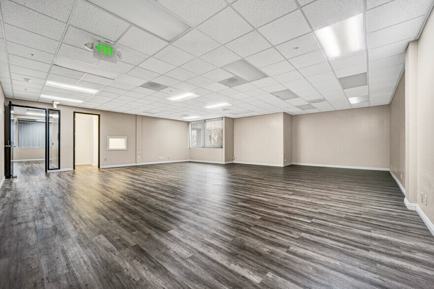 More Photos Of 28 Hammond, Irvine Warehouse For Sale