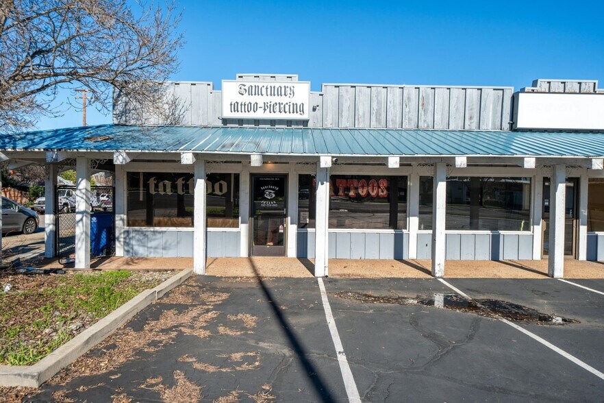 More Photos Of 1556 Hartnell Ave, Redding Office For Sale