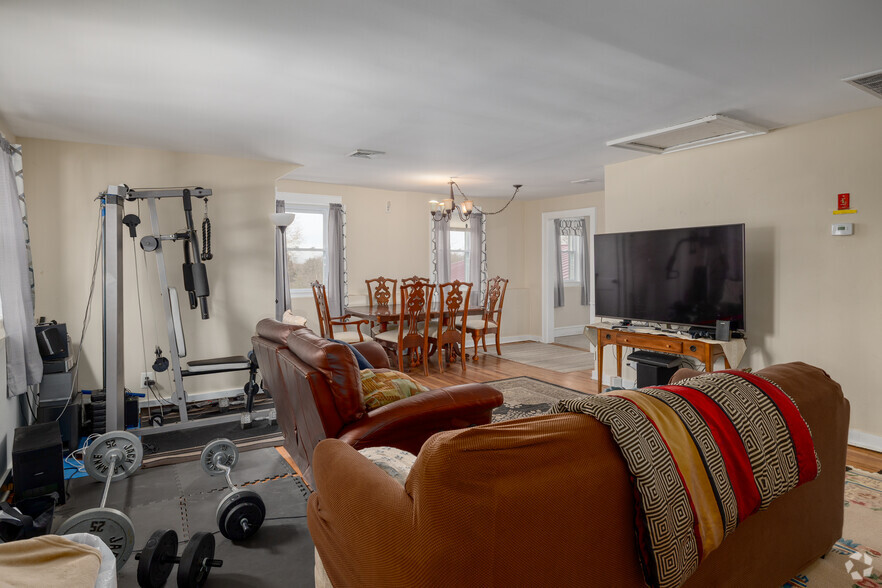 More Photos Of 651-657 US Highway 22 E, White House Station Freestanding For Sale