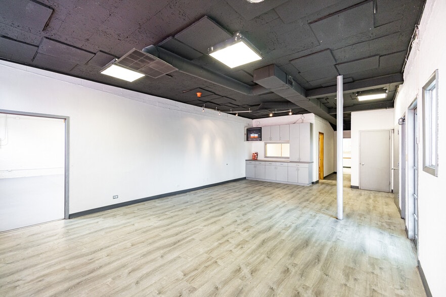 More Photos Of 4616 W Fullerton Ave, Chicago Light Manufacturing For Sale