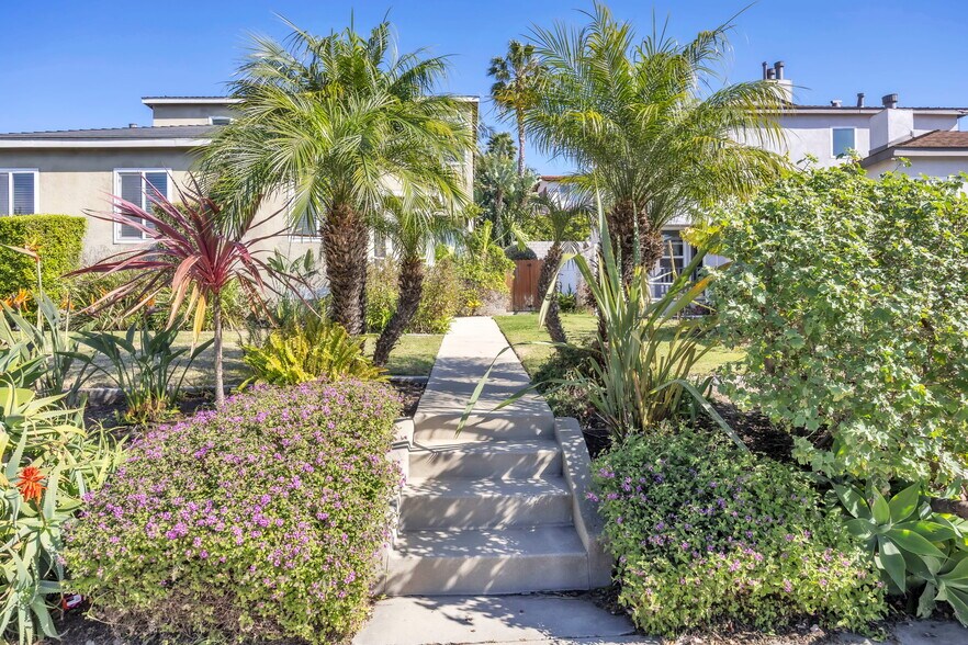 More Photos Of 622 S Pacific Coast Hwy, Redondo Beach Apartments For Sale