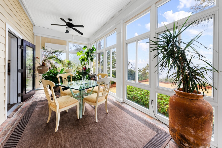 More Photos Of 202 S Mobile St, Fairhope Hospitality For Sale