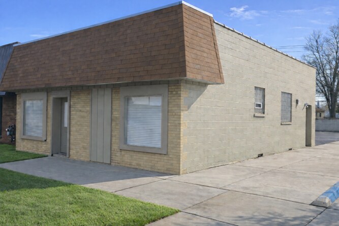 More Photos Of , Saint Clair Shores Office For Sale