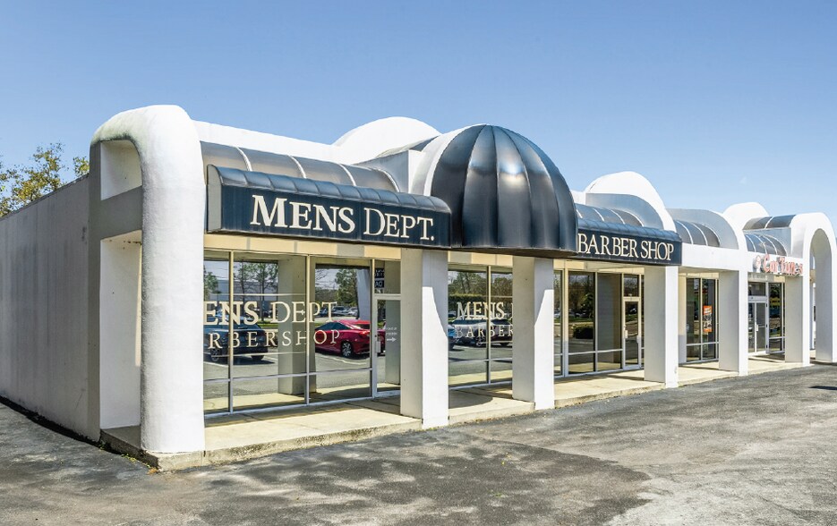 More Photos Of 1110 E Bay Dr, Largo Storefront Retail Office For Lease