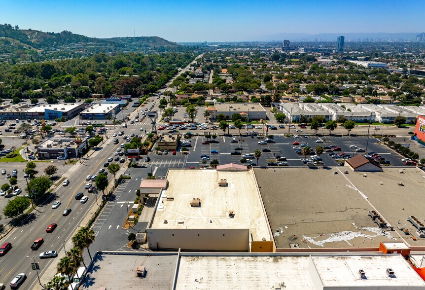 More Photos Of 3480-3550 S La Brea Ave, Los Angeles Supermarket For Lease