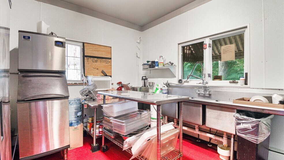 More Photos Of 4342-4348 Washington, Hooven Restaurant For Sale