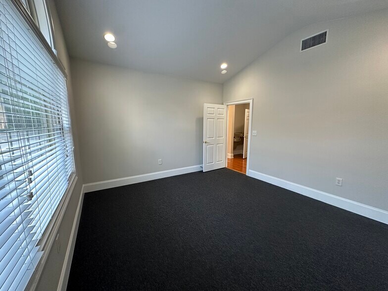 More Photos Of 11797 Northfall Ln, Alpharetta Medical For Lease