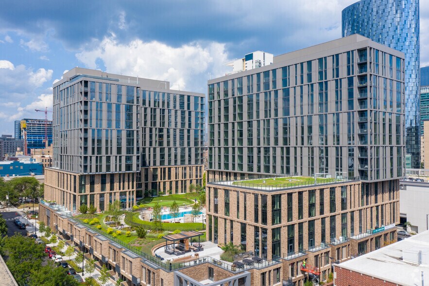 More Photos Of 855 W Madison St, Chicago Apartments For Lease